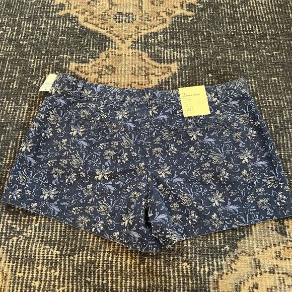 GAP Women's 12 navy floral stretch mid rise flat front zip up Summer sho… - Picture 10 of 10